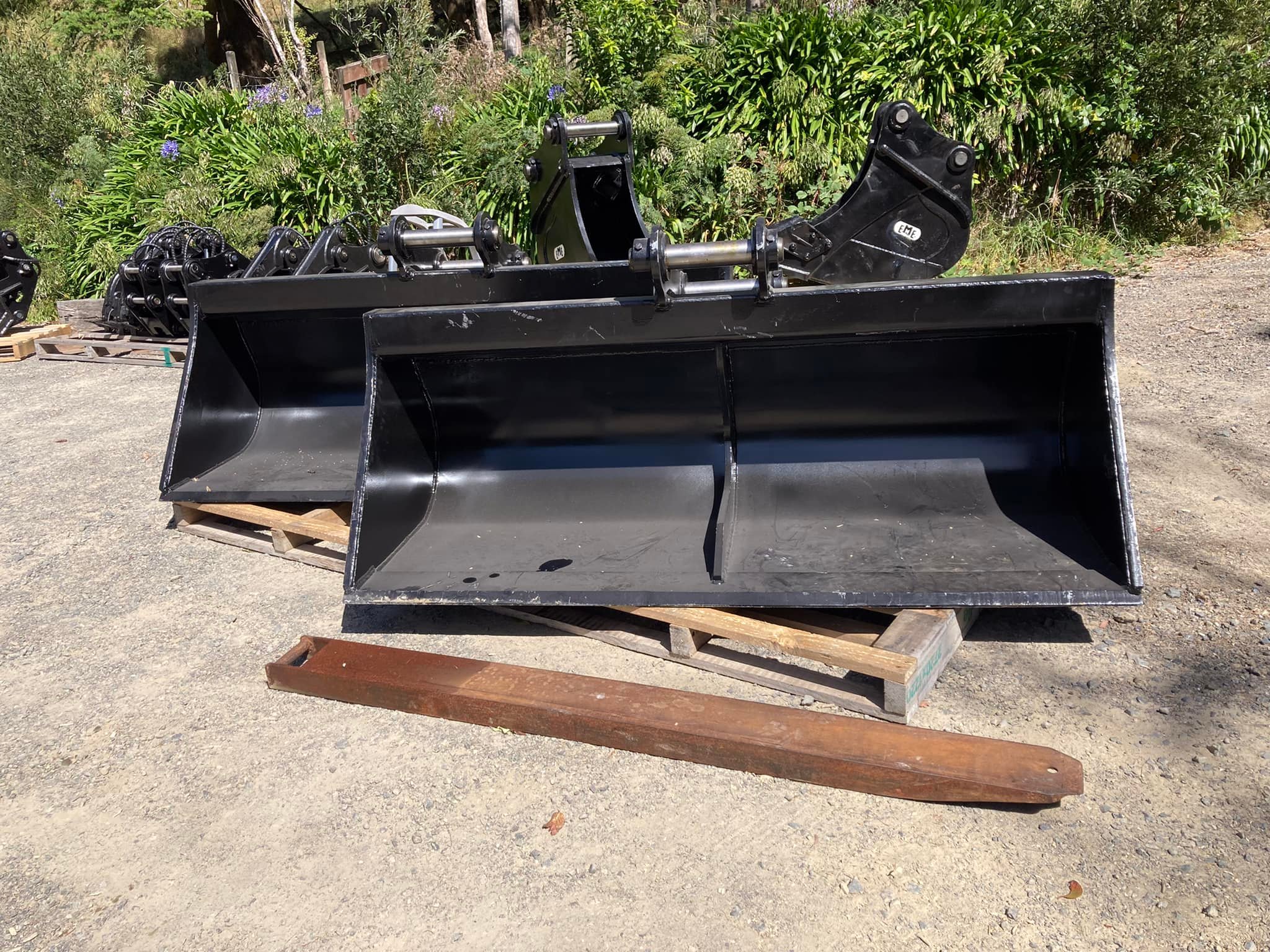 dump truck on job site